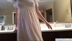 Cam female railing pinkish fake penis on shower counter - KellysCams.com