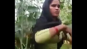 Indian woman gonzo flick sounds in hindi