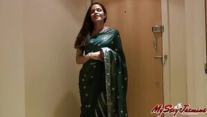 Pretty Damsel Jasmine in Sari undresses to demonstrate us